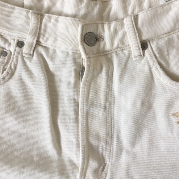White embroidered denim shorts - Picture 3 of 4